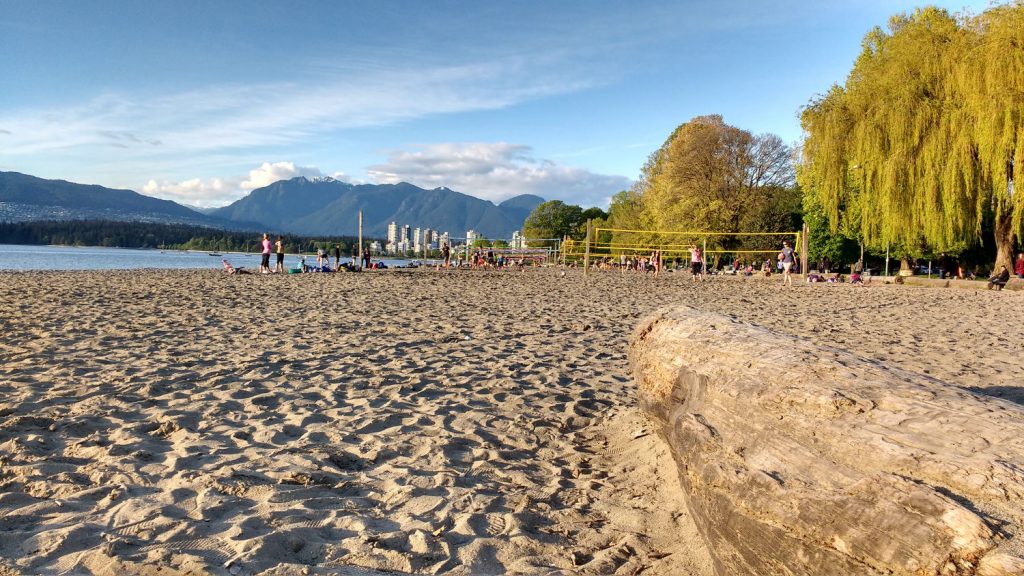 Plage au soleil couchant à vancouver : Kitsilano Beach