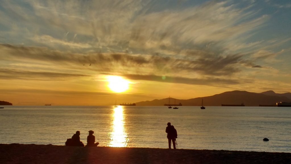 Plage au soleil couchant à Vancouver : Kitsilano Beach 