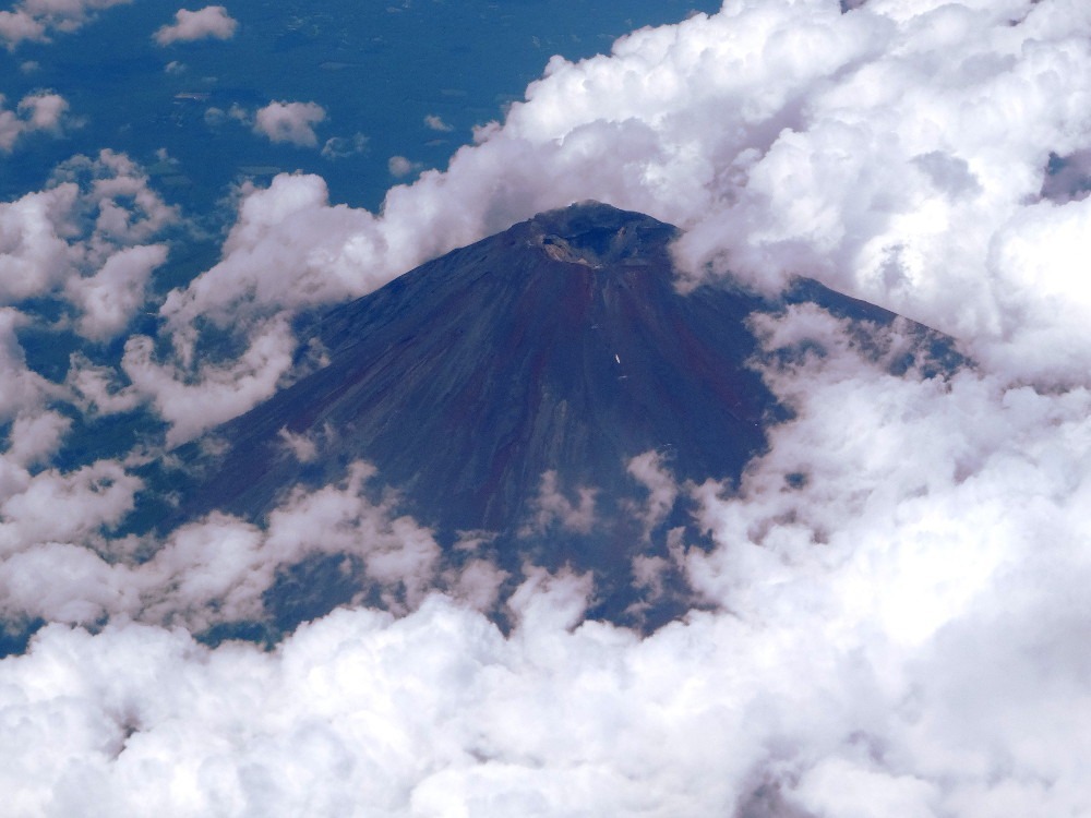 Cratère du Mont Fuji visible depuis l'avion - photo Julien Rémignon