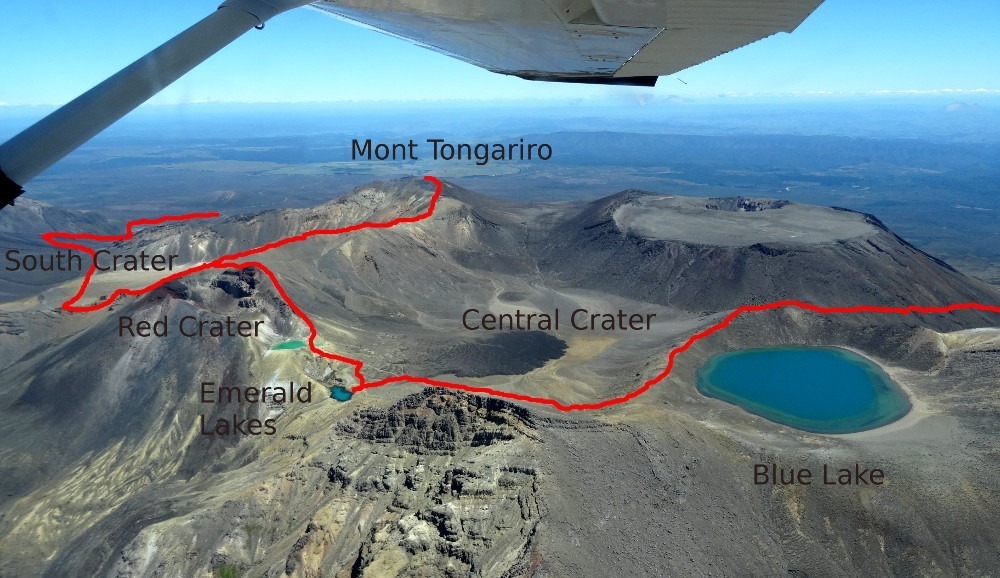 Vue aérienne du Tongariro Alpine Crossing - prise lors de notre survol en avion de lu Parc Naturel la veille de la randonnée