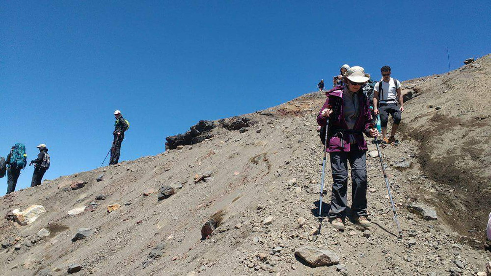 Tongariro Alpine Crossing : Descente vers Emerald Lakes