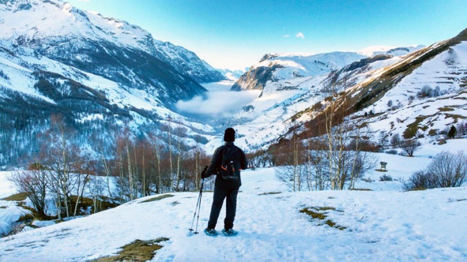 Alpes en hiver : montagne et Lac du pontet - vue