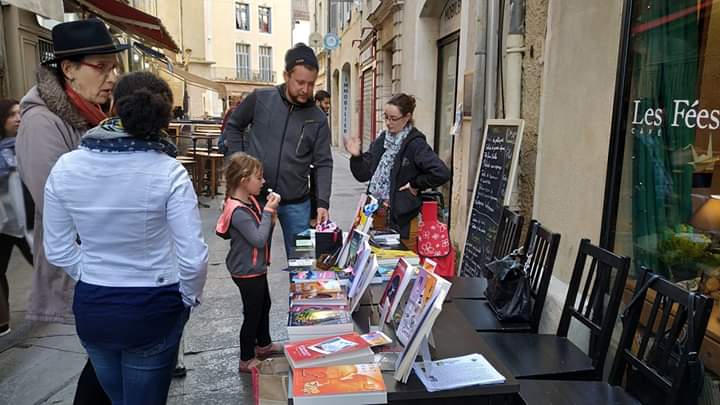 Marché auto édition nimes - dédicace