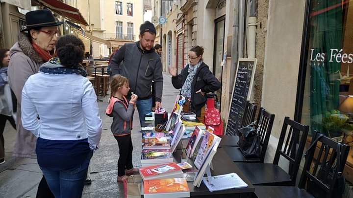 Marché auto édition nimes - dédicace