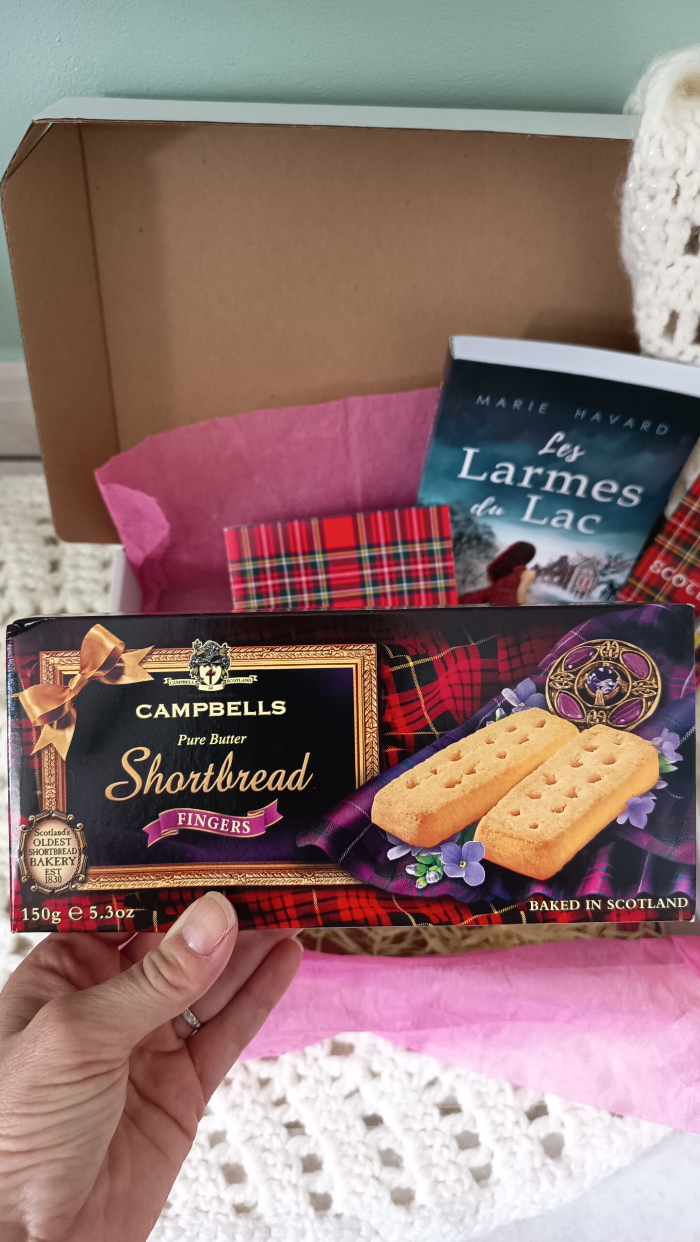 Box de noel écosse - cadeau avec livre, biscuits et stylo